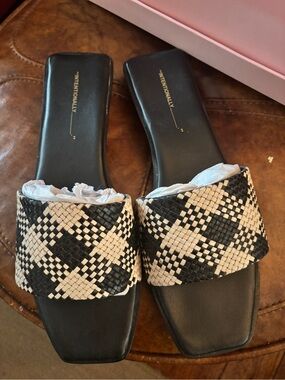 Intentionally Blank Black & White Plaid Leather Slide Sandals 42